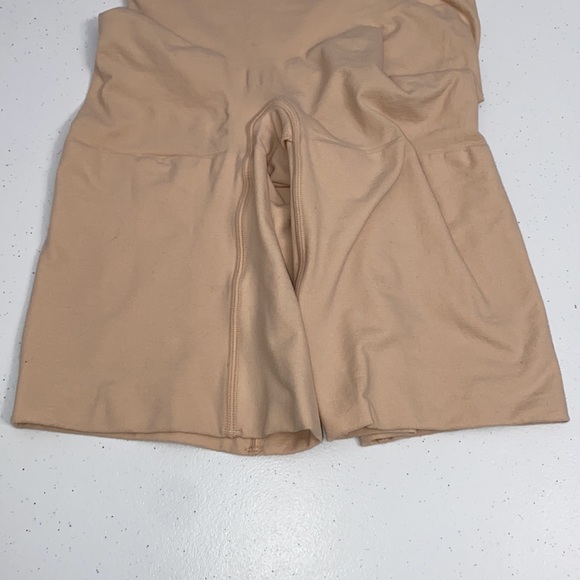 Spanx Women’s Beige Tummy Control Shorts Size Medium Shape Wear - Picture 2 of 11